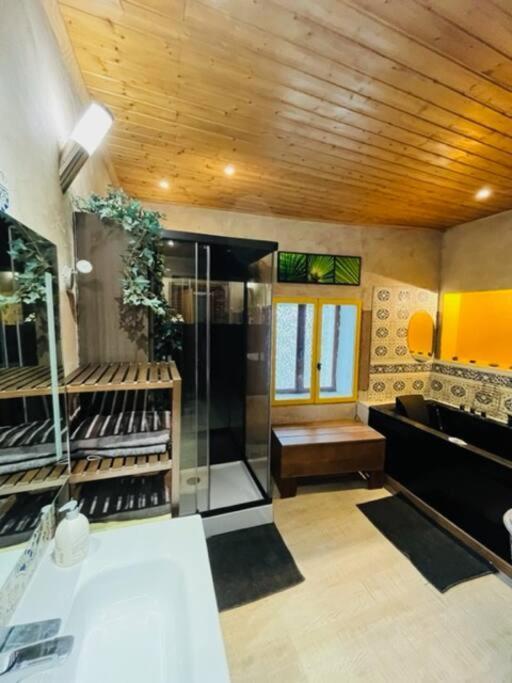 Maison De Village, Jacuzzi, Salle Cinema Valencin Exteriér fotografie